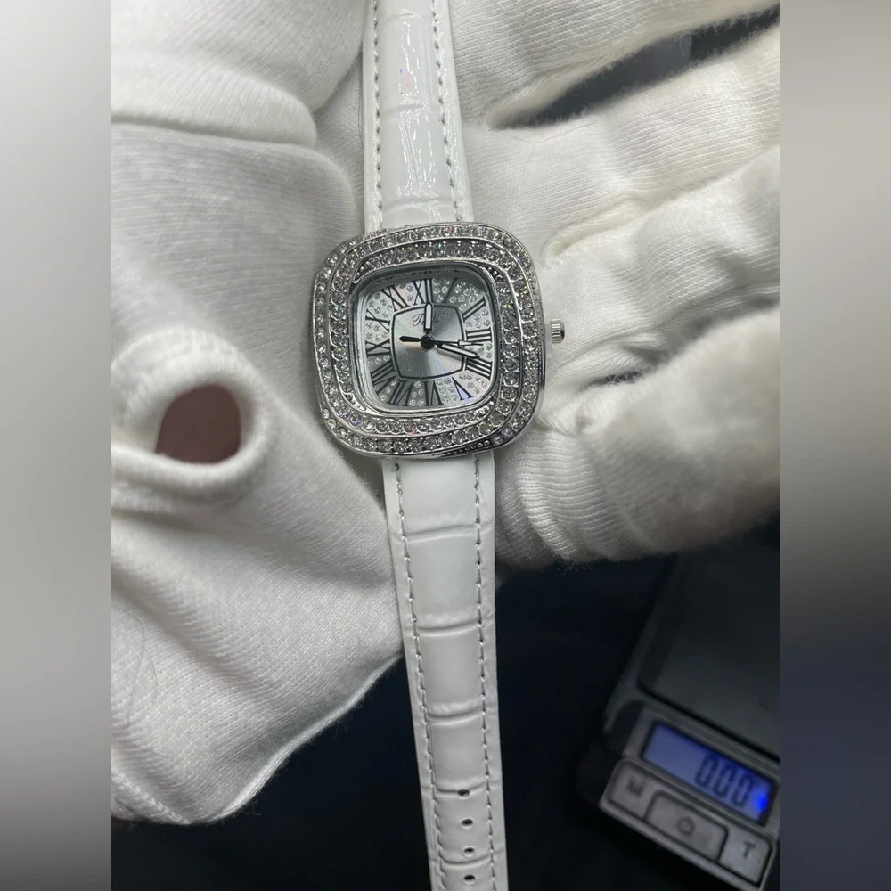 Square Design Starry Sky Quartz Watch With Diamonds croc embossed white band